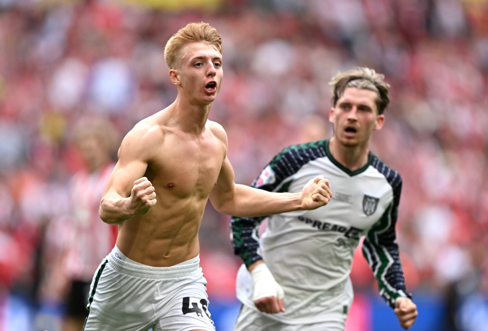 Tom Watson of Sunderland celebrates scoring a goal.