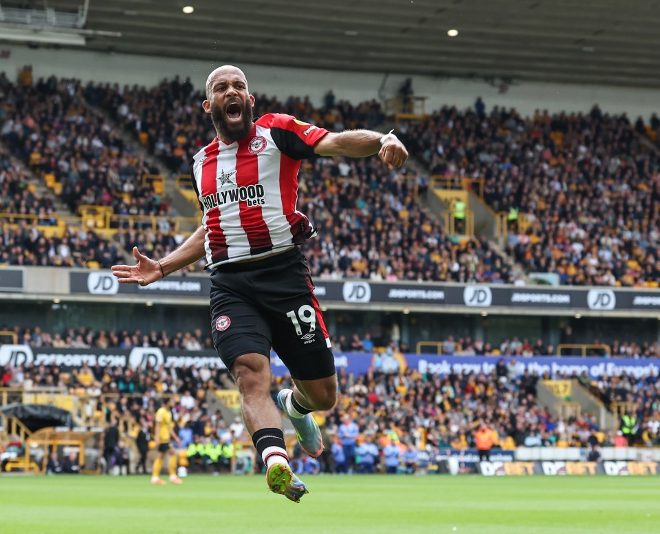 WOLVERHAMPTON, ENGLAND - MAY 25: Brentford's Bryan Mbeumo celebrates scoring the opening goal during the Premier League match between Wolverhampton Wanderers FC and Brentford FC at Molineux on May 25, 2025 in Wolverhampton, England. (Photo by Lee Parker - CameraSport via Getty Images)