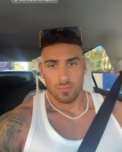 Ben Holbrough selfie in a car.